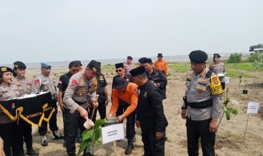 Penanaman Mangrove Di Kawasan Wisata Pantai Cinangka, Anyer Oleh Kapolda Banten 