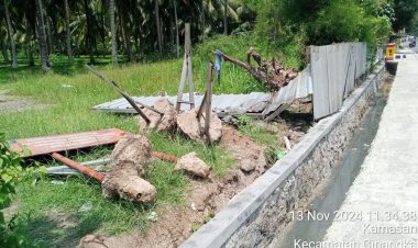 Warga mengeluh !! Perbaikan Jembatan Di Jalur Nasional Wisata Pantai Anyer - Cinangka  Terkesan Asal Jadi