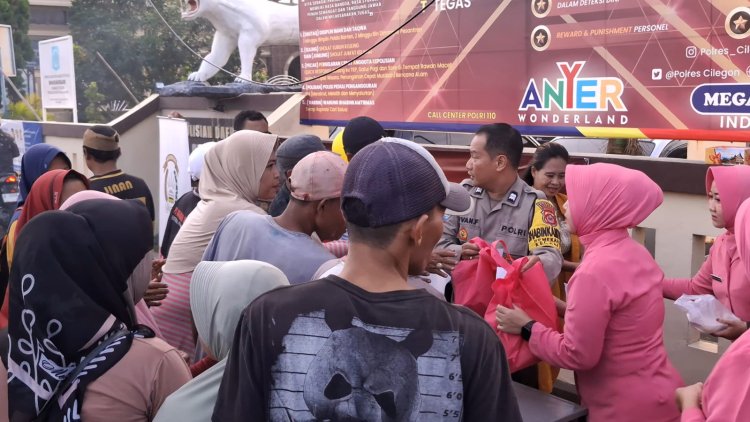 Polsek Anyer Gelar Ramadhan Berbagi : Santuni Purnawirawan, Warakawuri, dan Anak Yatim serta Bagikan Takjil di Wilayah Anyer
