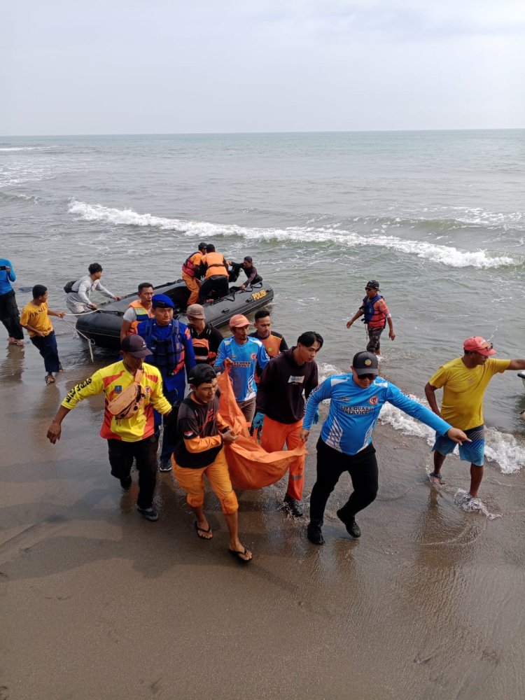 Hari Kedua Pencarian, Tim SAR Gabungan Temukan Jasad Korban Tenggelam di Pantai Puri Retno 1