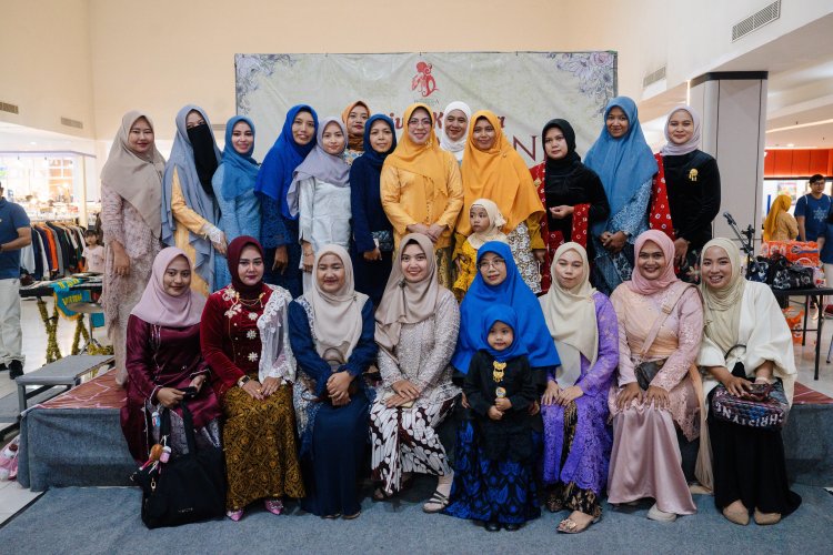 Parade Kebaya di Mall of Serang, Bukti Tradisi Tetap Hidup di Era Modern